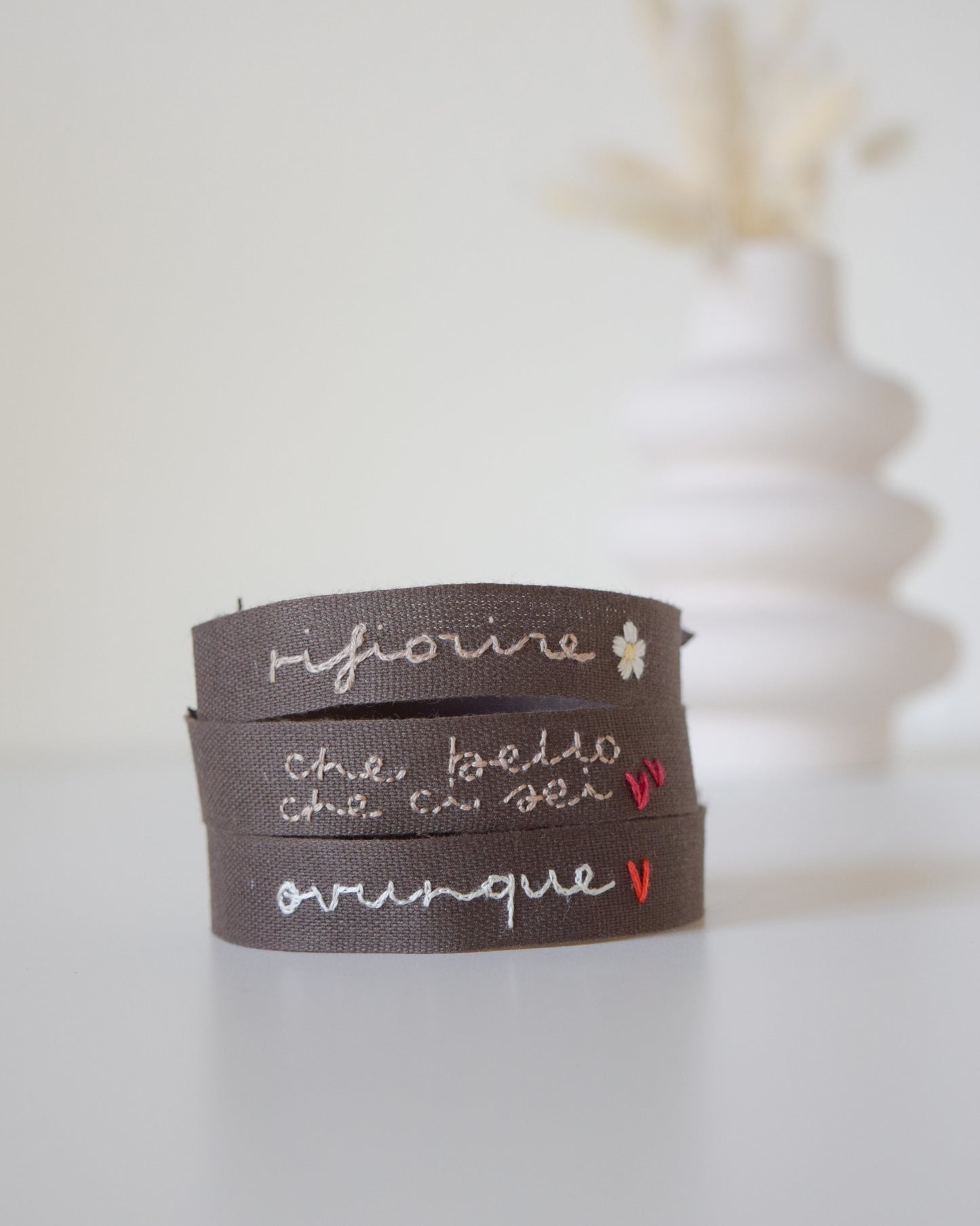 Braccialetti con dedica (marrone)